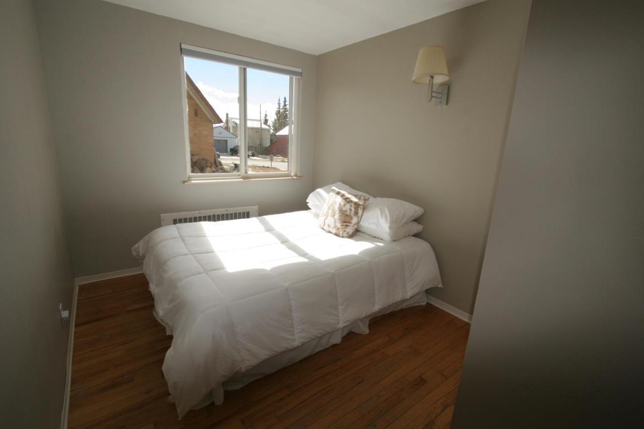 Bed and Breakfast The Abbey Ледвилл Экстерьер фото